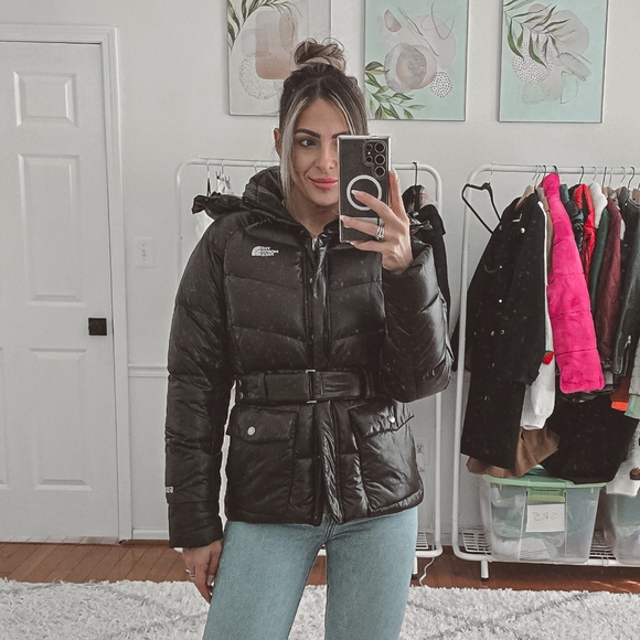 The North Face black Menlo belted puffer down jacket size S - Picture 3 of 15